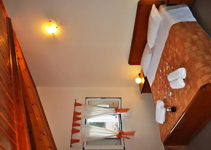 Mari-Christi Apartments